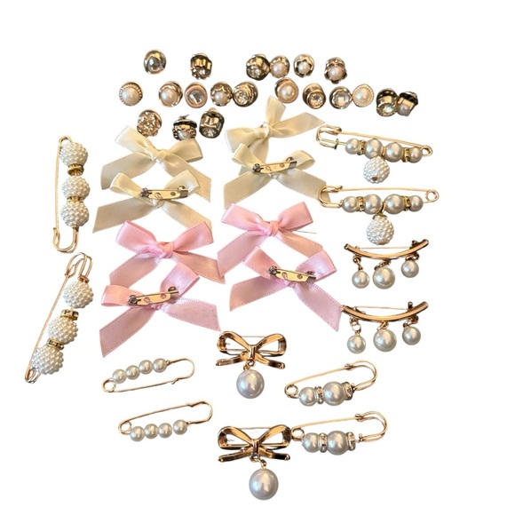Accessories - Set of 40 Shoe and Sock Pins with Rhinestones, Bows and Faux Pearls